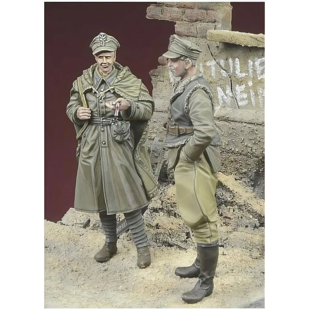 1/35 WWII Polish Freedom Fighters Berlin 1945, 2 Figures, Resin Model Diorama Kit, Unassembled and Unpainted