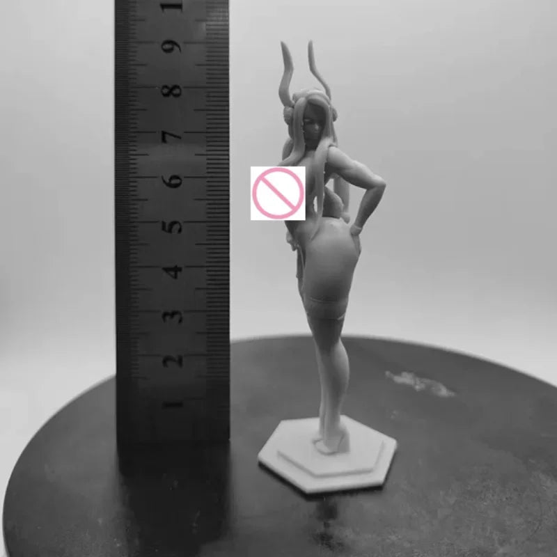 1/24 Demon Sorceress with Curved Horns, Resin Model Figure Kit, Anime Theme, Unassembled and Unpainted