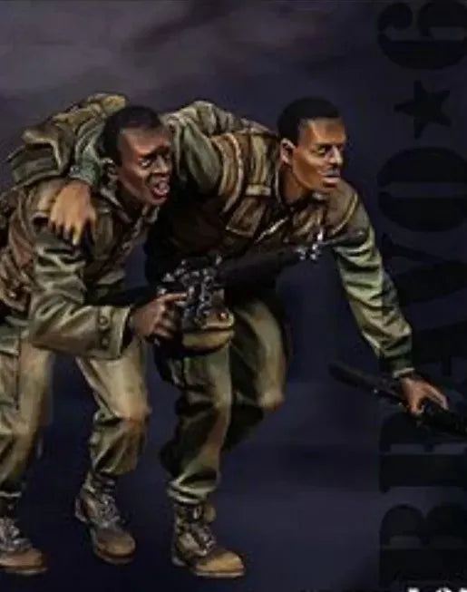 1/35 WWII German Machine Gun Team Assaulting, 2 Figures, Resin Model Figure Kit, Unassembled and Unpainted