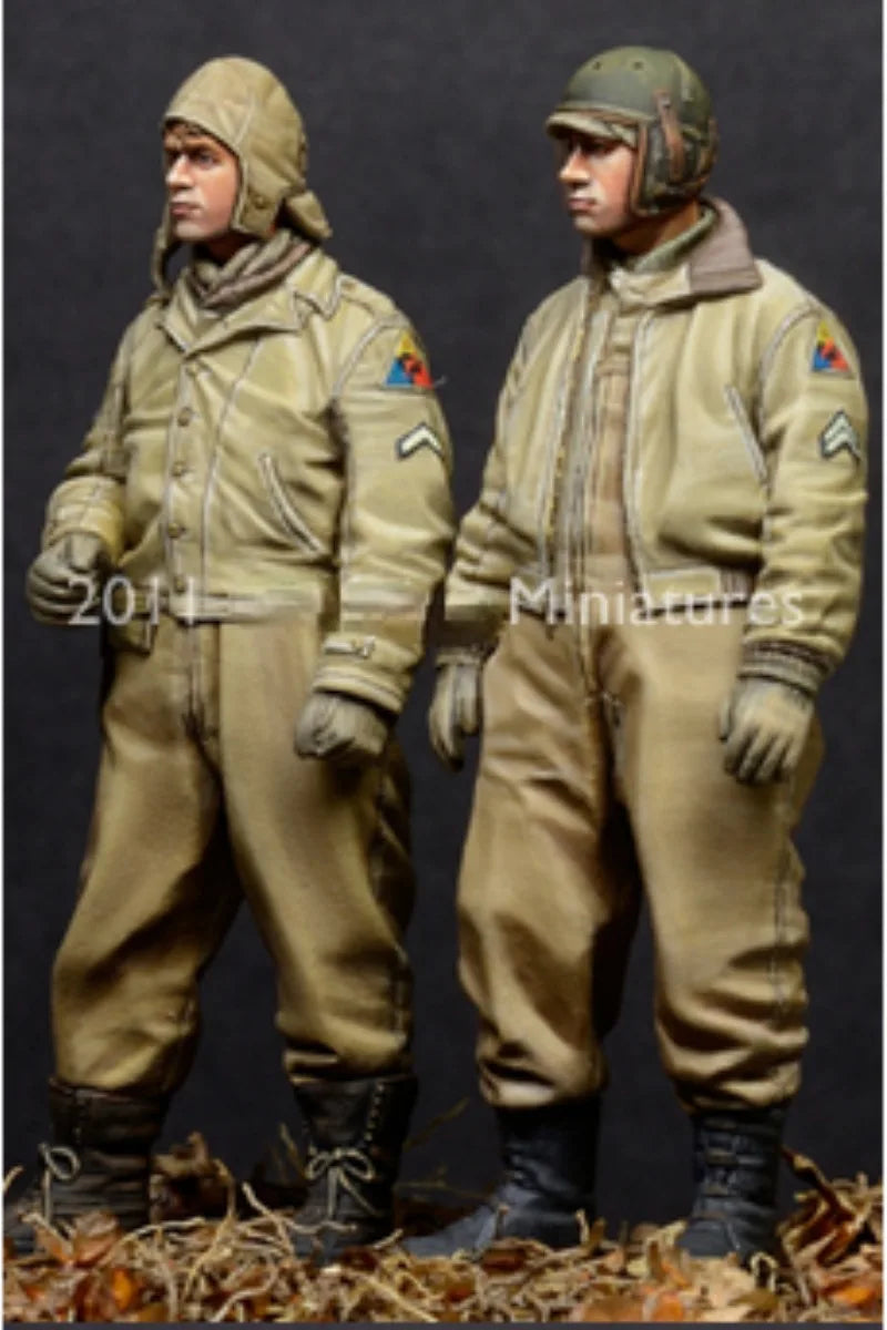 1/35 WWII US Tank Crew in Tan Coveralls, 2 Figures, Resin Model Figure Kit, Unassembled and Unpainted