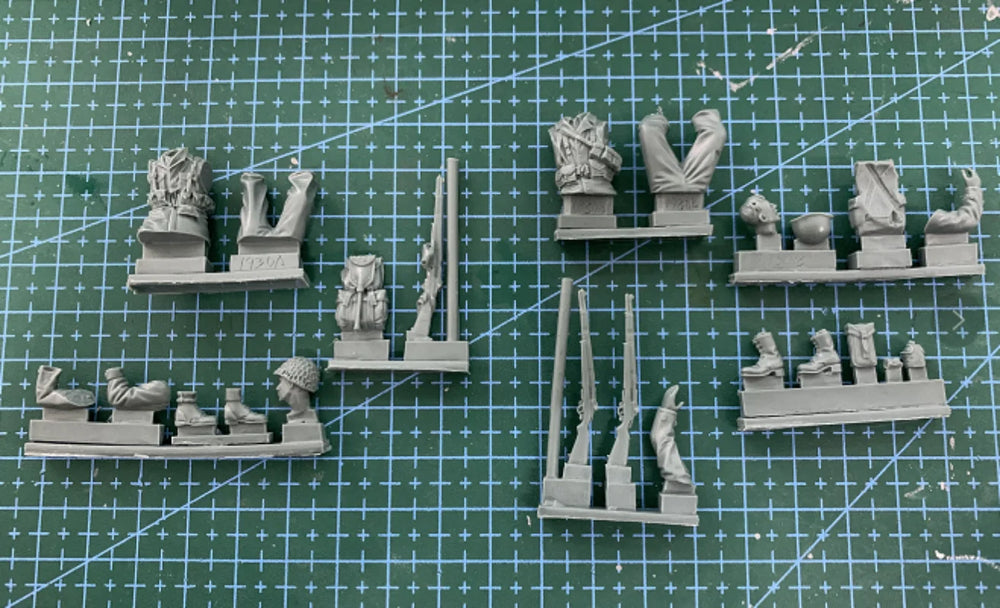1/35 WWII US Infantry Assault Squad, 2 Figures, Resin Model Figure Kit, Unassembled and Unpainted