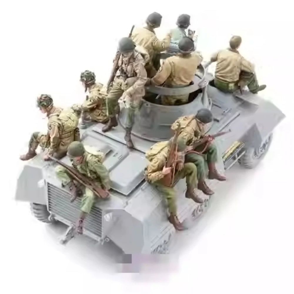 1/16 WWII U.S. Army M8 Crew, 10 Figures, Resin Model Figure Kit, Unassembled and Unpainted