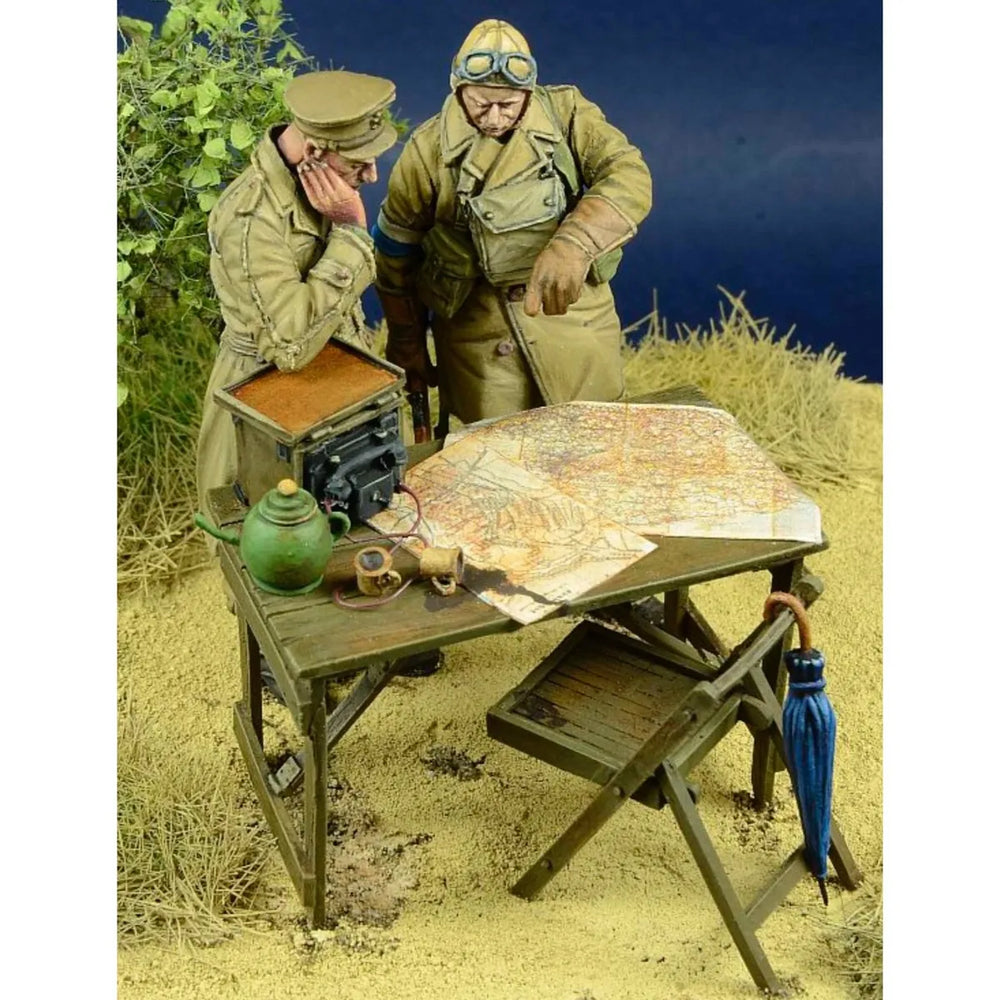1/35 WWII British Officers & Dispatch Riders, 2 Figures, Resin Model Diorama Kit, Unassembled and Unpainted