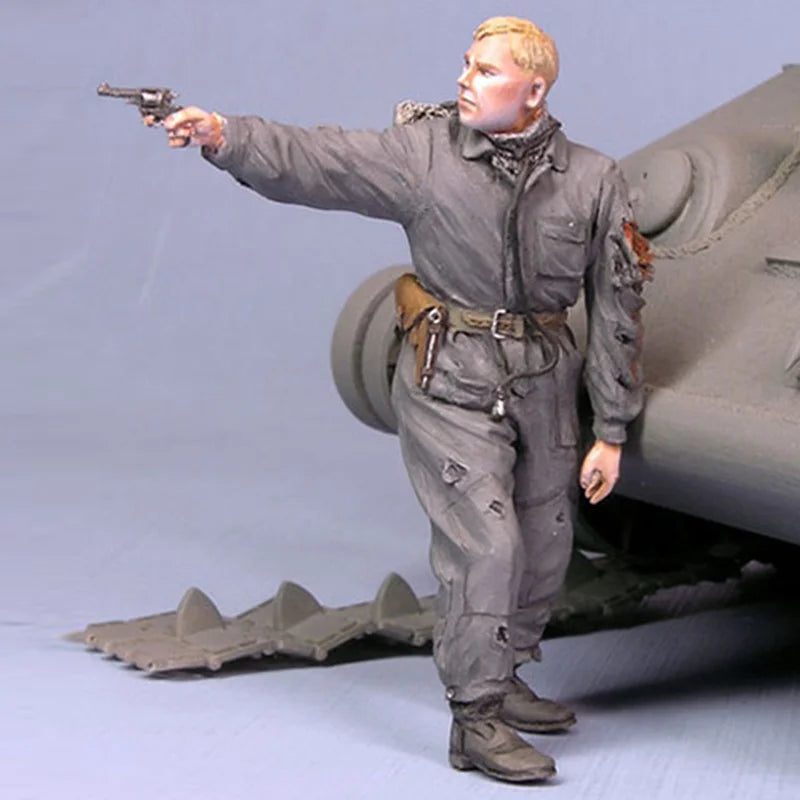 1/35 WWII Soviet Tank Crew Loader and Gunner, 2 Figures, Resin Model Figure Kit, Unassembled and Unpainted