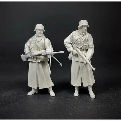 1/35 WWII German Infantry in Winter Greatcoat, 2 Figures, Resin Model Figure Kit, Unassembled and Unpainted