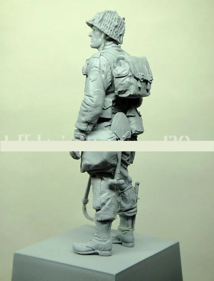 1/16 Modern Tactical Soldier with Combat Helmet, Resin Model Figure Kit, Unassembled and Unpainted
