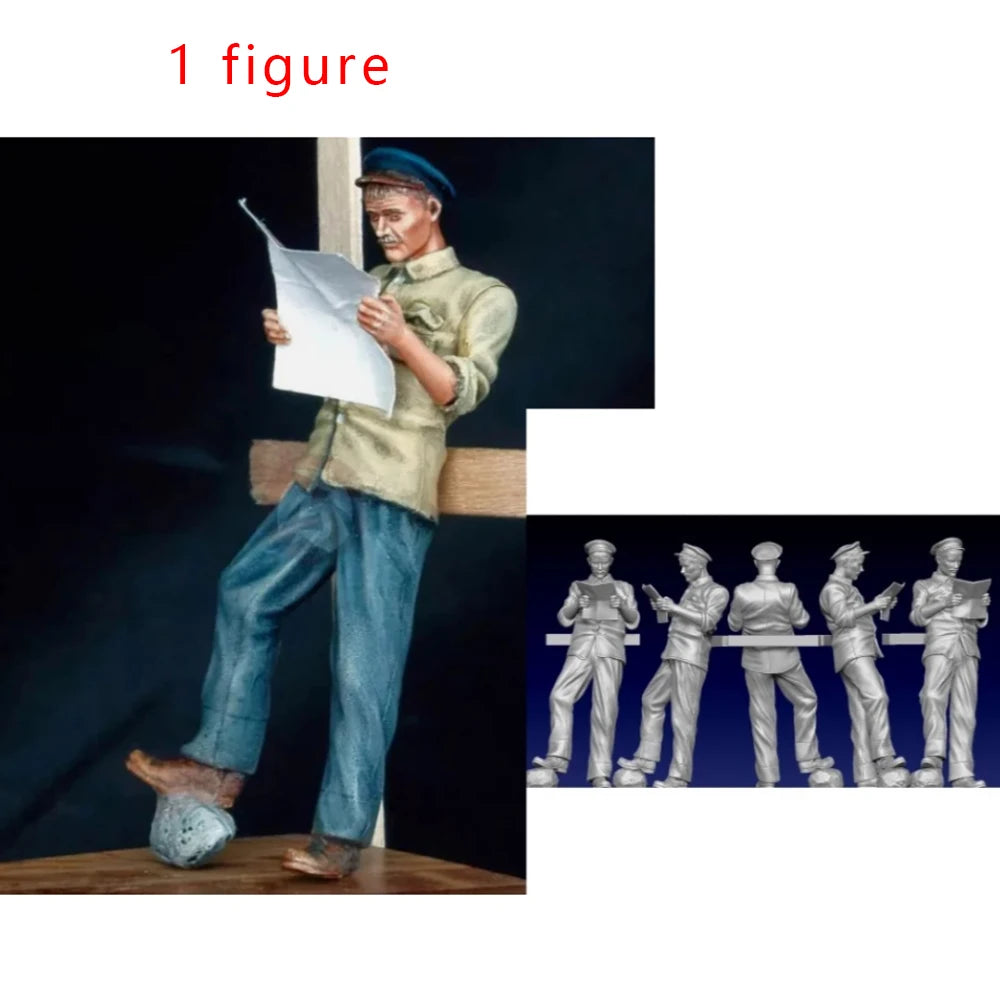 1/35 WWII German Mechanic Reading Plans, Resin Model Figure Kit, Unassembled and Unpainted