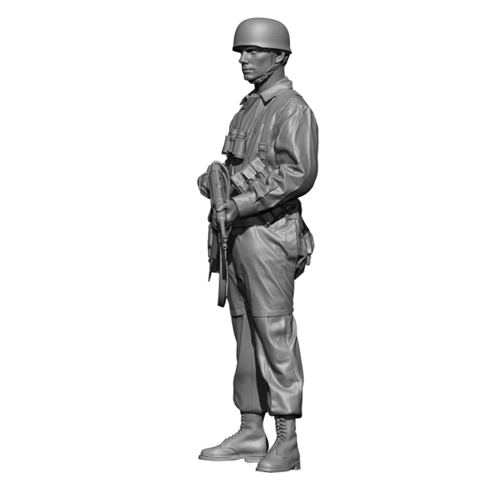 1/35 WWII US Infantry Standing at Port Arms, Resin Model Figure Kit, Unassembled and Unpainted