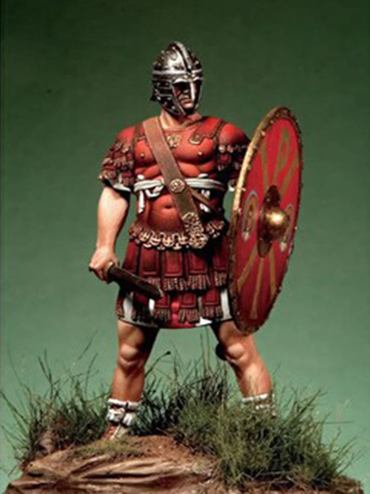 1/24 Ancient Roman Centurion with Segmented Armor and Scutum, Resin Model Figure Kit, Unassembled and Unpainted