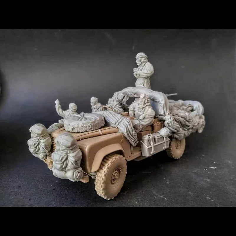 1/35 WWII Military & Vehicle, 5 Figures, Resin Model Figure Kit, Unassembled and Unpainted