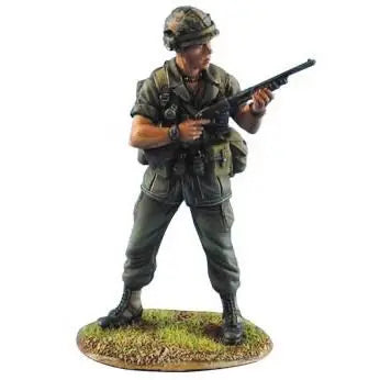 1/35 Soldier, Resin Model Figure Kit, Military Theme, Unassembled and Unpainted