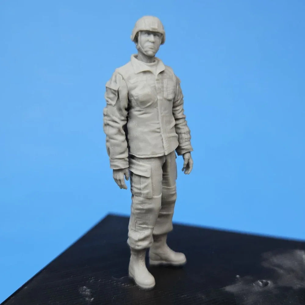 1/35 Modern US Abrams Tank Crew, 2 Figures, Resin Model Figure Kit, Unassembled and Unpainted