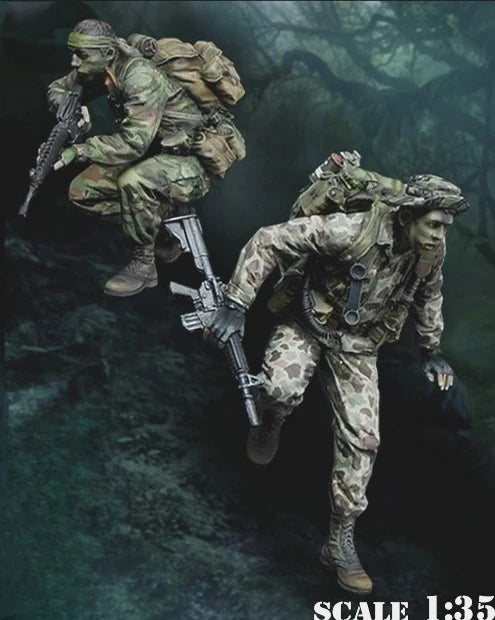 1/35 Modern Tactical Soldiers in Assault Positions, 3 Figures, Resin Model Figure Kit, Unassembled and Unpainted