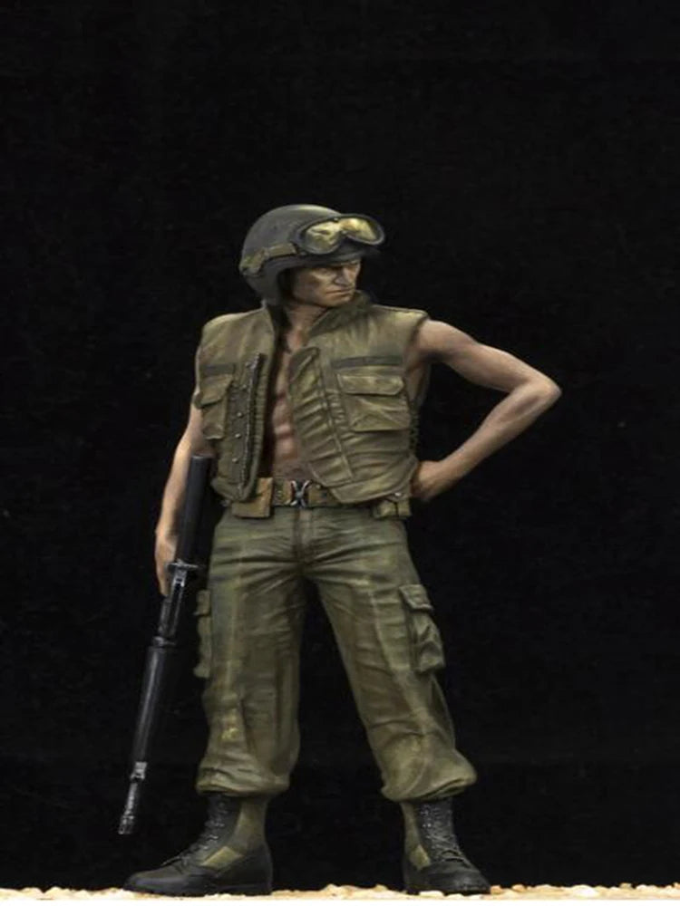 1/16 WWII German Tank Officer, Resin Model Figure Kit, Unassembled and Unpainted