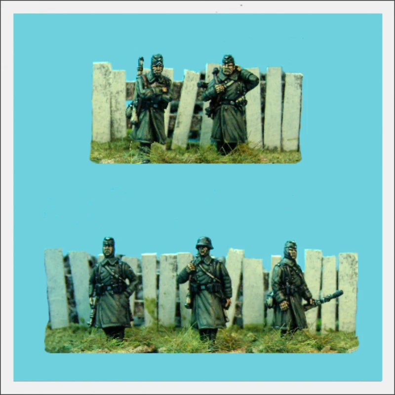 1/72 WWII Winter Soldiers Marching, 5 Figures, Resin Model Figure Kit, Unassembled and Unpainted