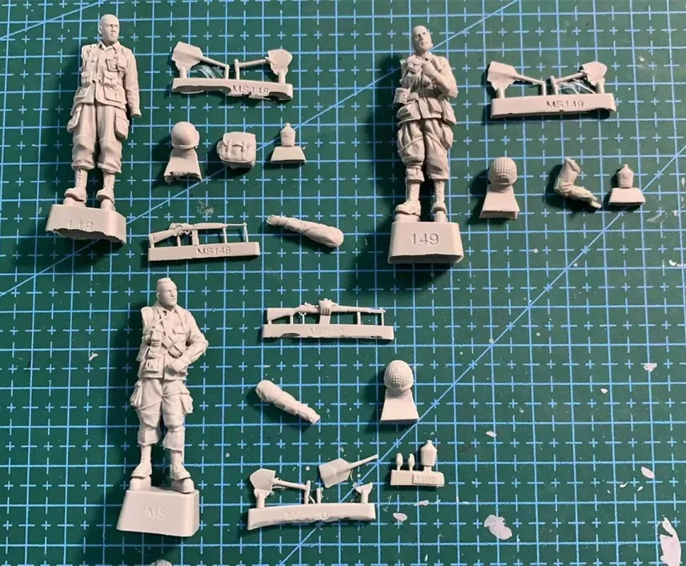 1/35 WWII US Airborne Officers, 3 Figures, Resin Model Figure Kit, Unassembled and Unpainted