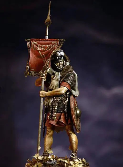 1/24 Ancient Roman Legionary Standard Bearer, Resin Model Figure Kit, Unassembled and Unpainted