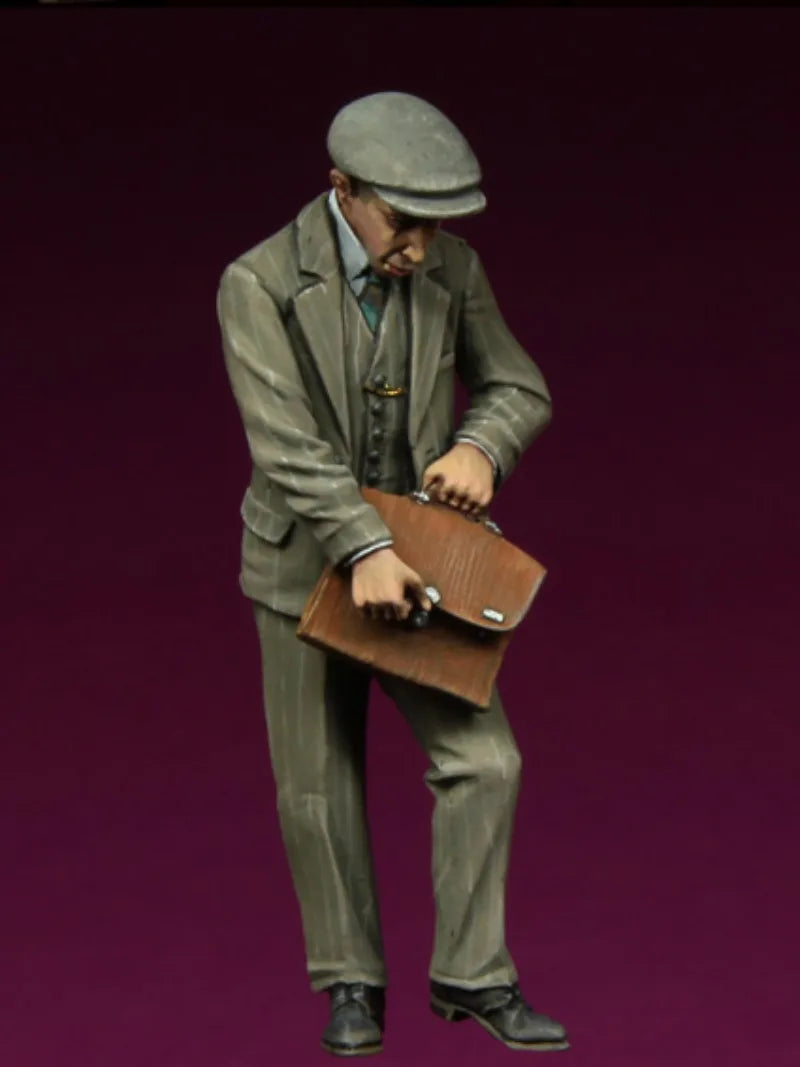 1/35 1930s Gentleman Businessman, Resin Model Figure Kit, Historical Theme, Unassembled and Unpainted
