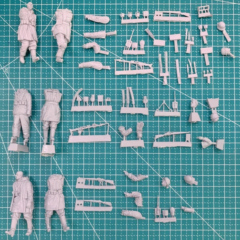1/35 WWII German Infantry Winter March, 15 Figures, Resin Model Figure Kit, Unassembled and Unpainted