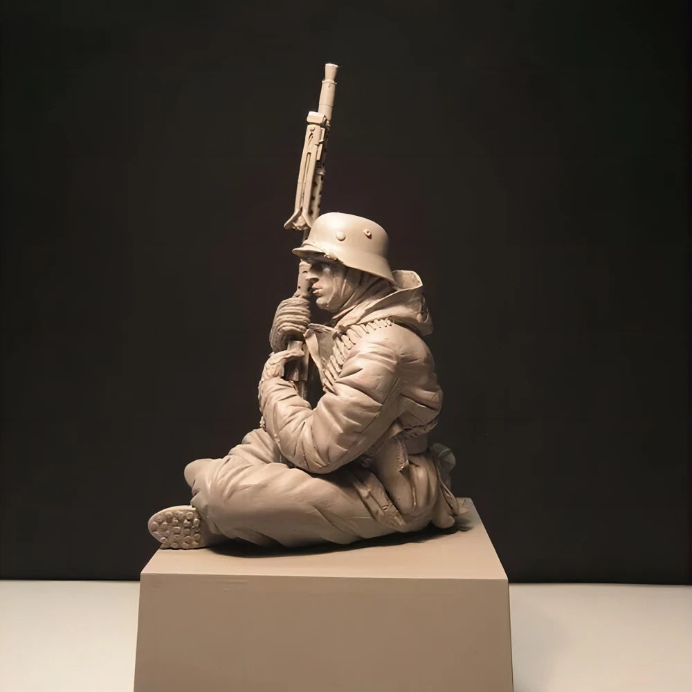 1/16 WWII German Infantryman Kneeling with Rifle and Ammo Bandolier, Resin Model Figure Kit, Unassembled and Unpainted