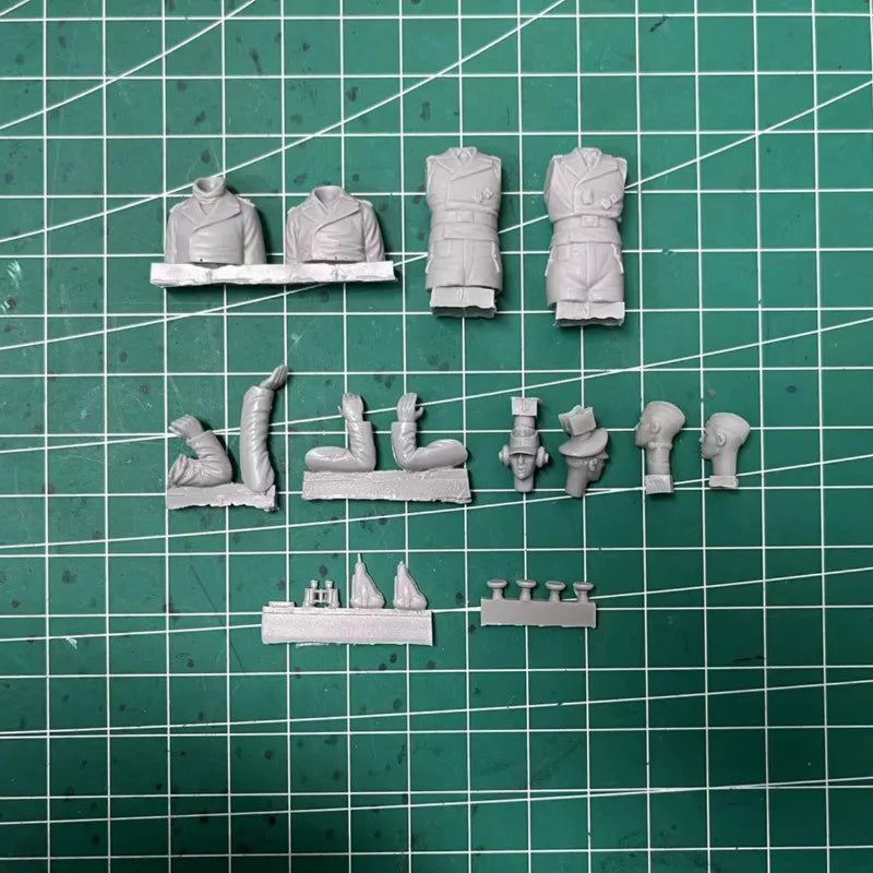 1/35 WWII German Panzer Officer Busts, 4 Figures, Resin Model Figure Kit, Unassembled and Unpainted