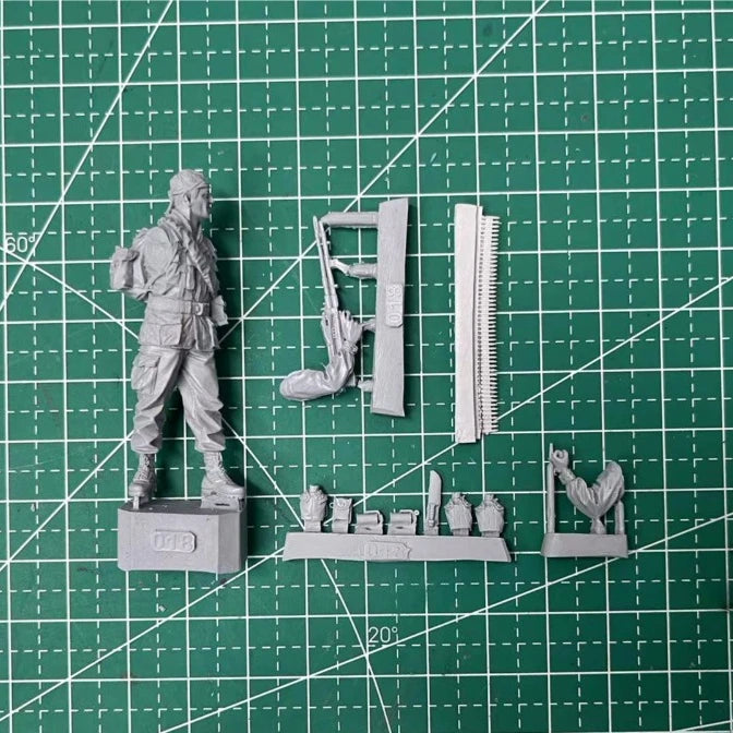1/35 Vietnam War Australian SAS Soldier, Resin Model Figure Kit, Unassembled and Unpainted