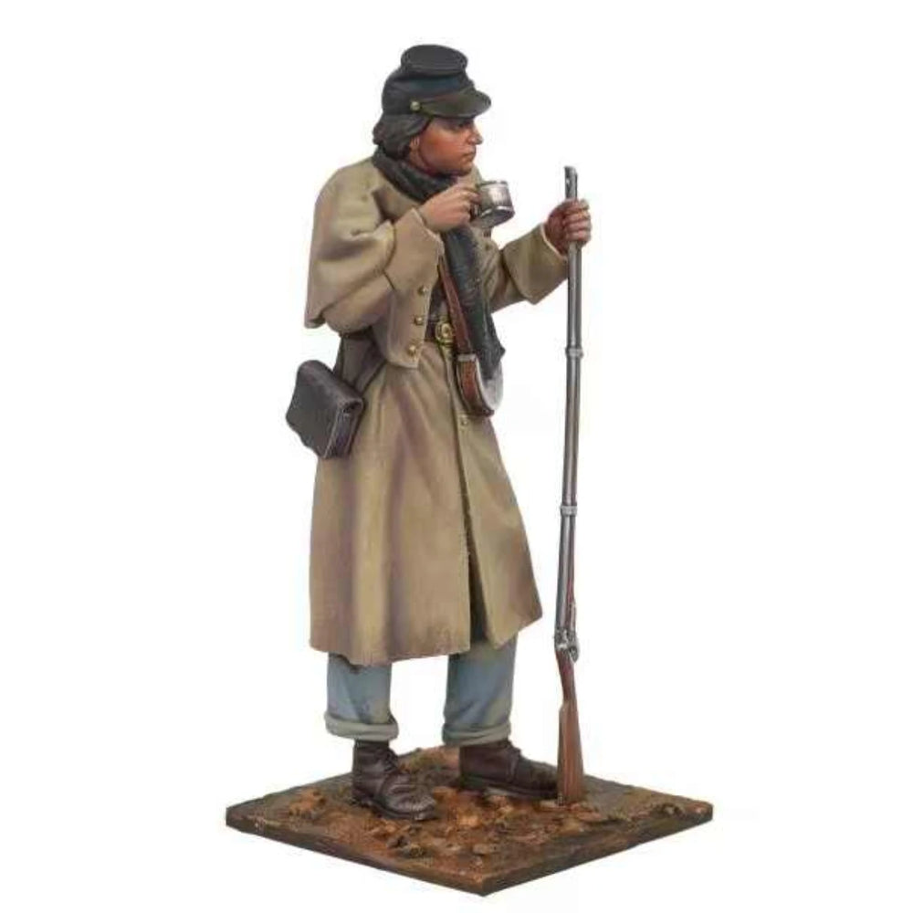 1/24 WWI German Infantryman with Rifle and Bayonet, Resin Model Figure Kit, Unassembled and Unpainted