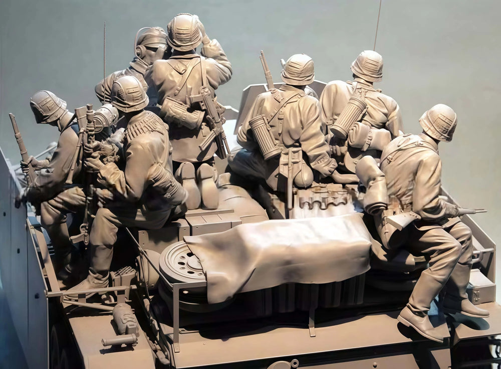 1/16 WWII German Tank Crew Soldiers, 8 Figures, Resin Model Figure Kit, Unassembled and Unpainted