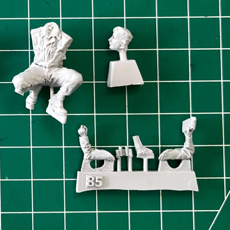 1/35 WWII British Infantry Soldier, Resin Model Figure Kit, Unassembled and Unpainted