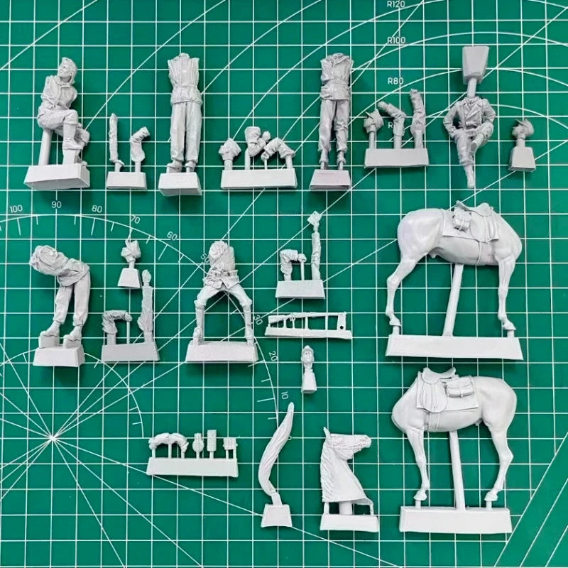 1/35 WWII German Nashorn Panzerjaeger Crew, 7 Figures, Resin Model Figure Kit, Unassembled and Unpainted