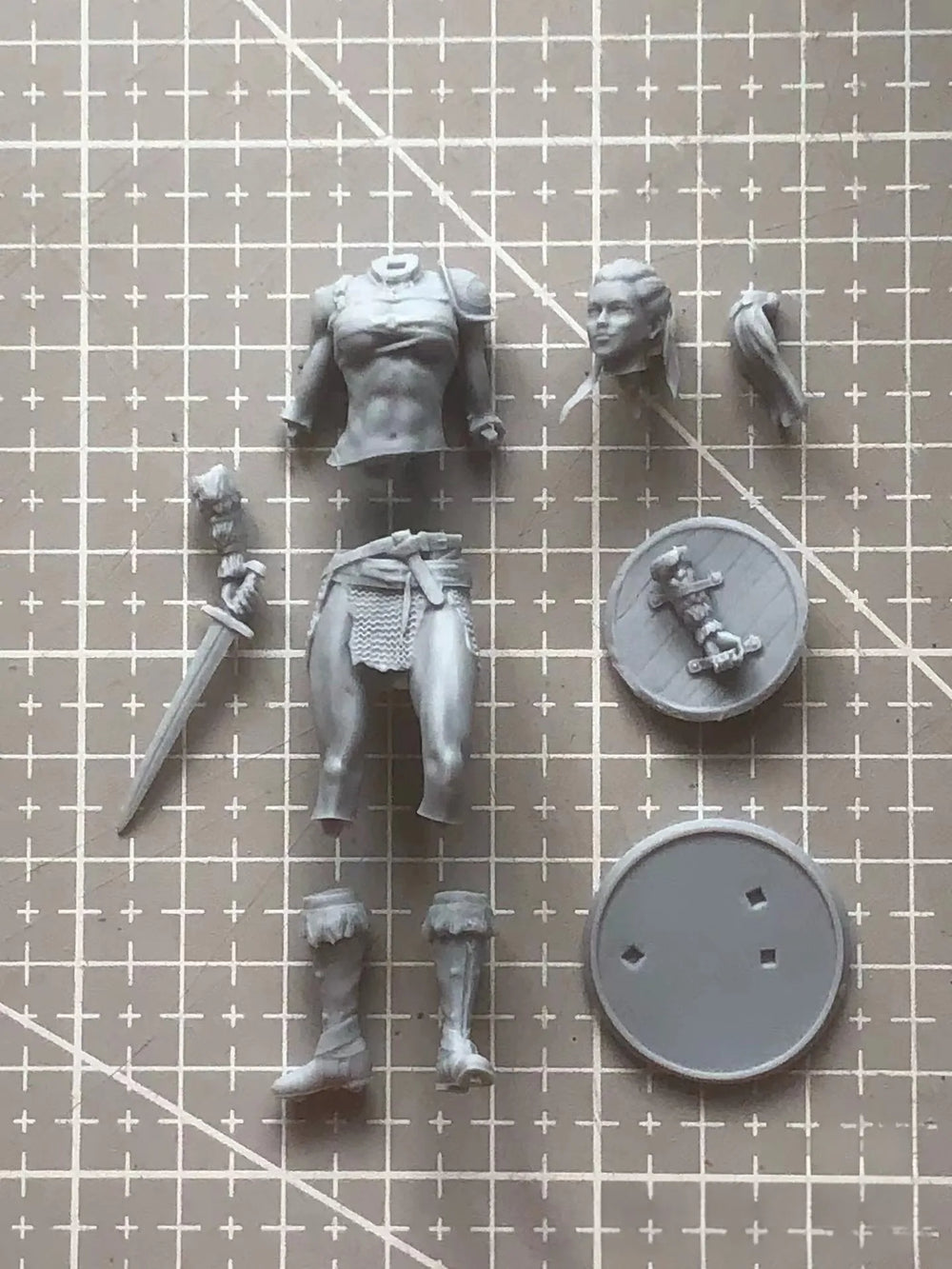 75mm Ancient Classical Female Warrior with Round Shield and Sword, Resin Model Figure Kit, Unassembled and Unpainted