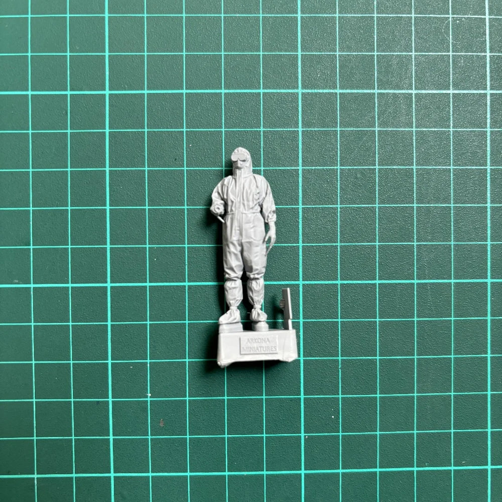 1/43 Modern Epidemic Doctor, Resin Model Figure Kit, Unassembled and Unpainted