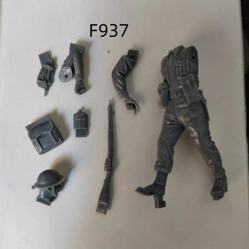 1/35 WWII Soldier with Plate Carrier and Carbine, Resin Model Figure Kit, Unassembled and Unpainted