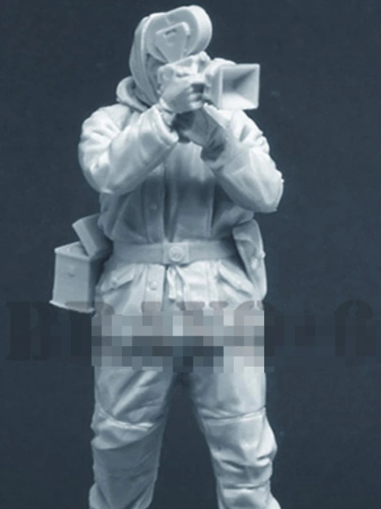 1/35 WWII German Photographer with Telephoto Lens, Resin Model Figure Kit, Unassembled and Unpainted