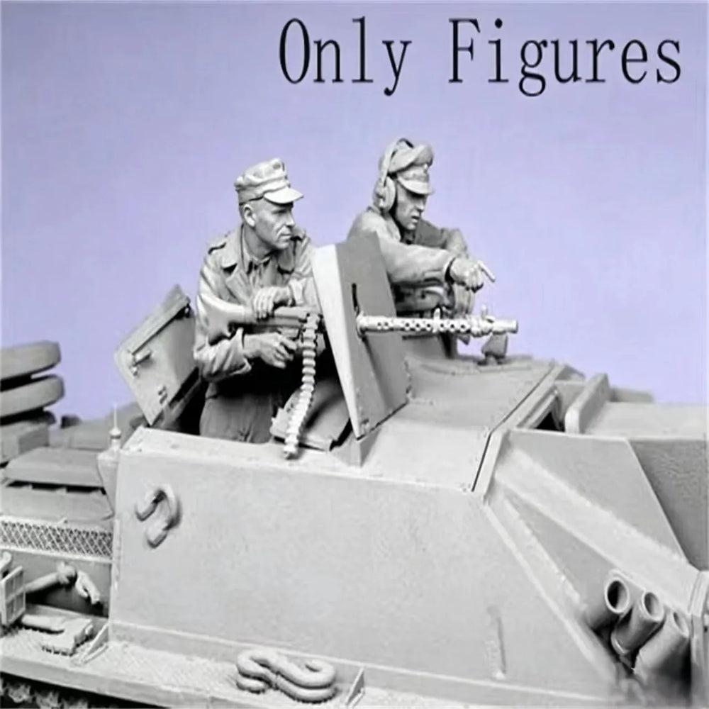 1/35 WWII German Soldiers with Vehicle Mount, 2 Figures, Resin Model Figure Kit, Unassembled and Unpainted