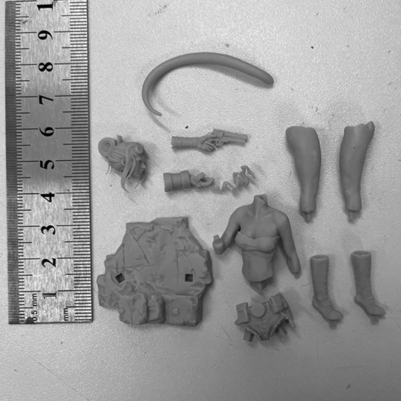 1/24 Female Hell Demon, Resin Model Figure Kit, Fantasy Theme, Unassembled and Unpainted