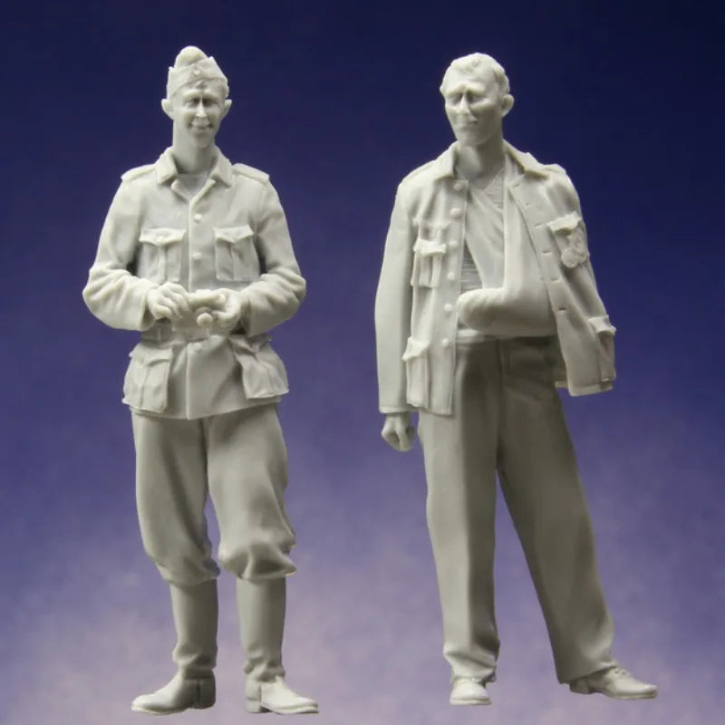1/35 WWII German Military Officers, 2 Figures, Resin Model Figure Kit, Unassembled and Unpainted