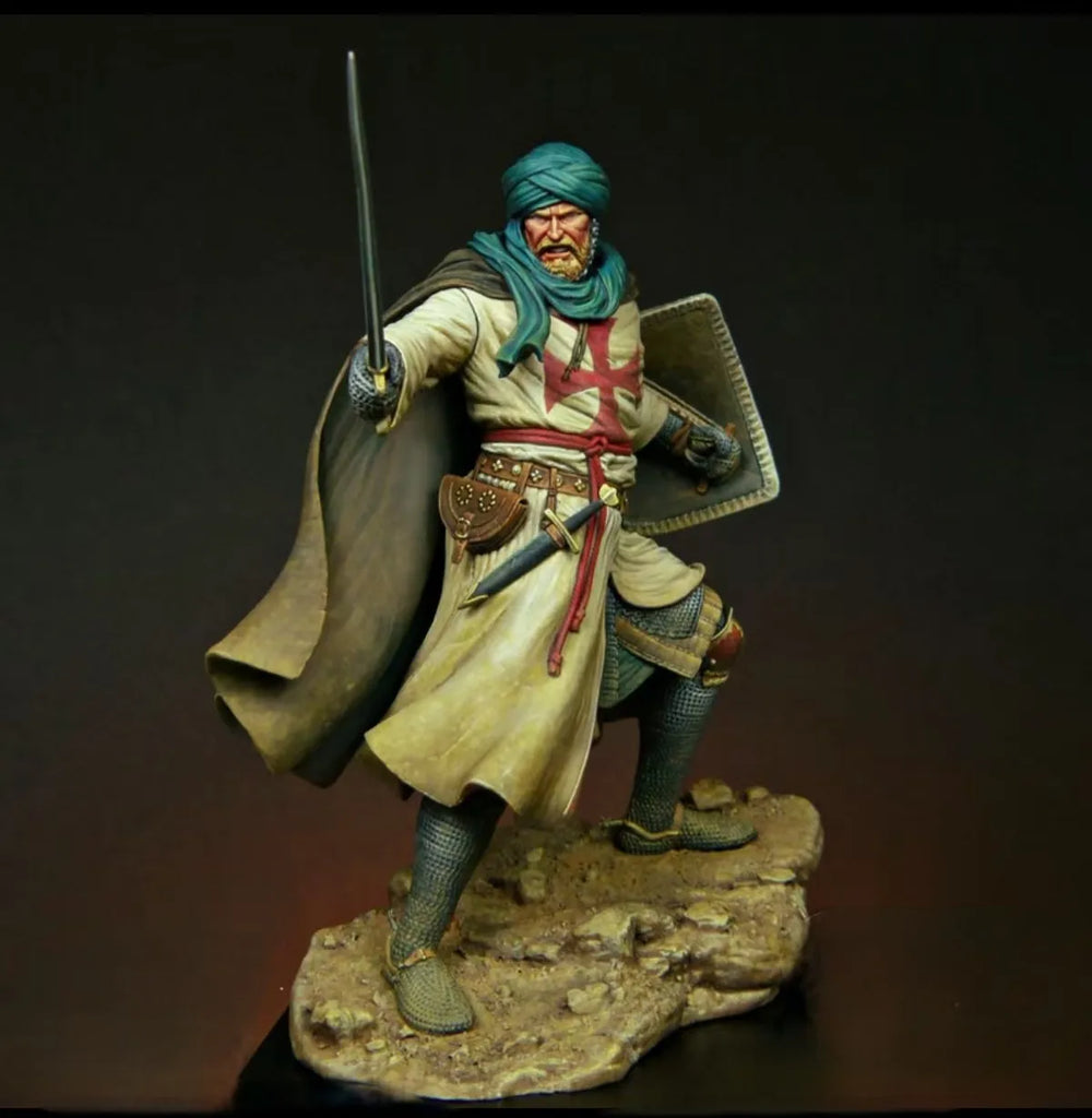 1/24 Medieval Crusader Knight Charging with Sword and Shield, Resin Model Figure Kit, Unassembled and Unpainted