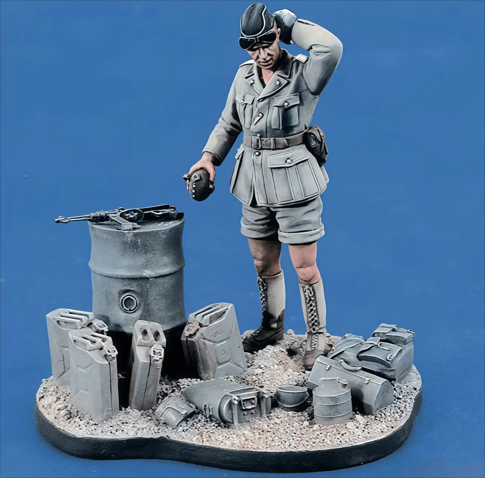 1/35 Modern African Female Military Commander, Resin Model Figure Kit, Unassembled and Unpainted