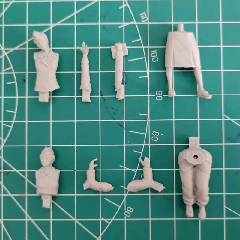 1/35 Modern Female Tactical Operator with Body Armor, Resin Model Figure Kit, Unassembled and Unpainted