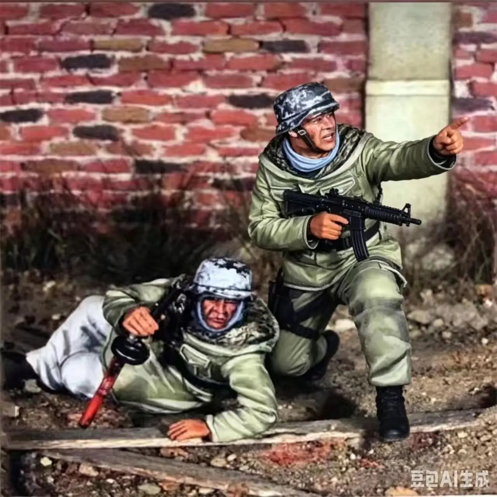 1/35 Modern Russian Infantry Advancing, 2 Figures, Resin Model Figure Kit, Unassembled and Unpainted