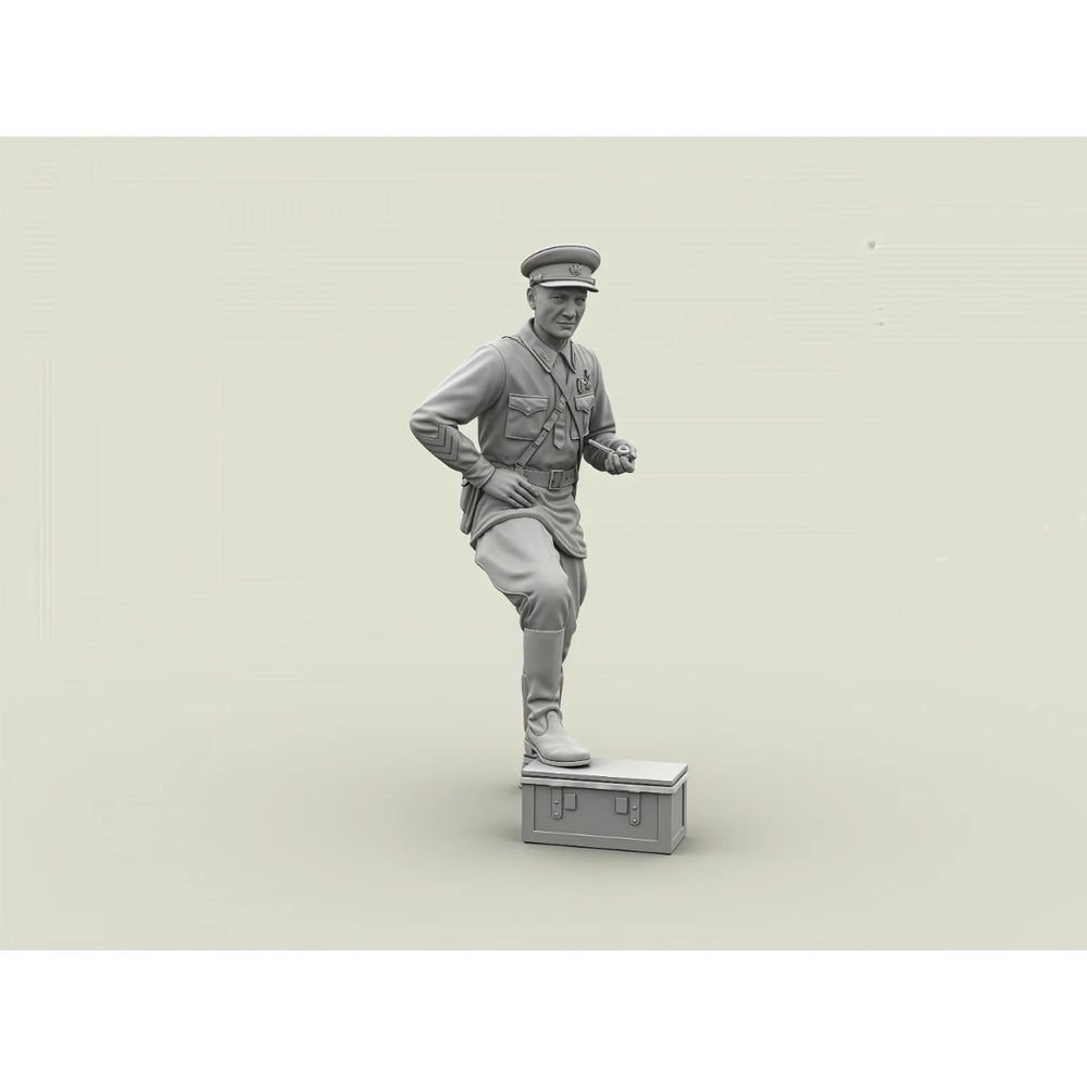 1/35 Cold War Soviet Red Army Colonel, Resin Model Figure Kit, Unassembled and Unpainted
