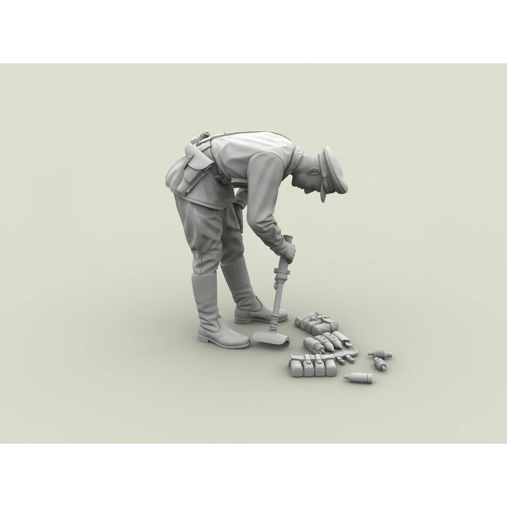 1/35 WWII Soviet Red Army Soldier with Mortar, Resin Model Figure Kit, Unassembled and Unpainted