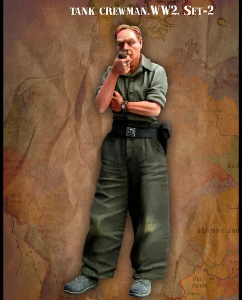 1/35 WWII German Tank Crewman Thinking, Resin Model Figure Kit, Unassembled and Unpainted