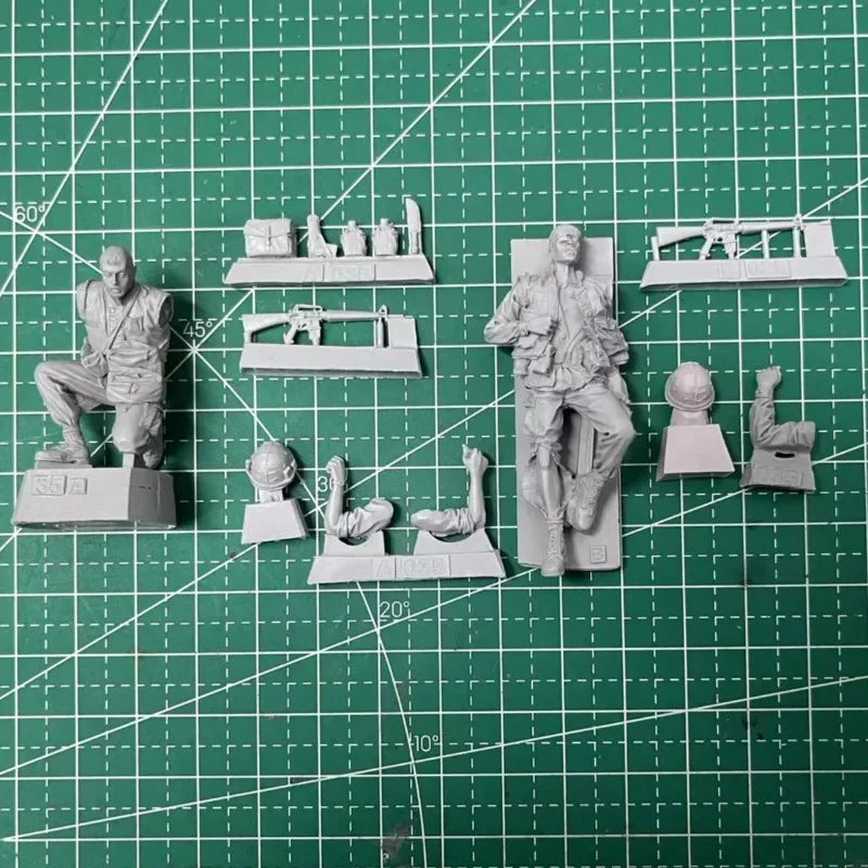 1/35 Vietnam War US Marines Casualty Evacuation, 7 Figures, Resin Model Figure Kit, Unassembled and Unpainted