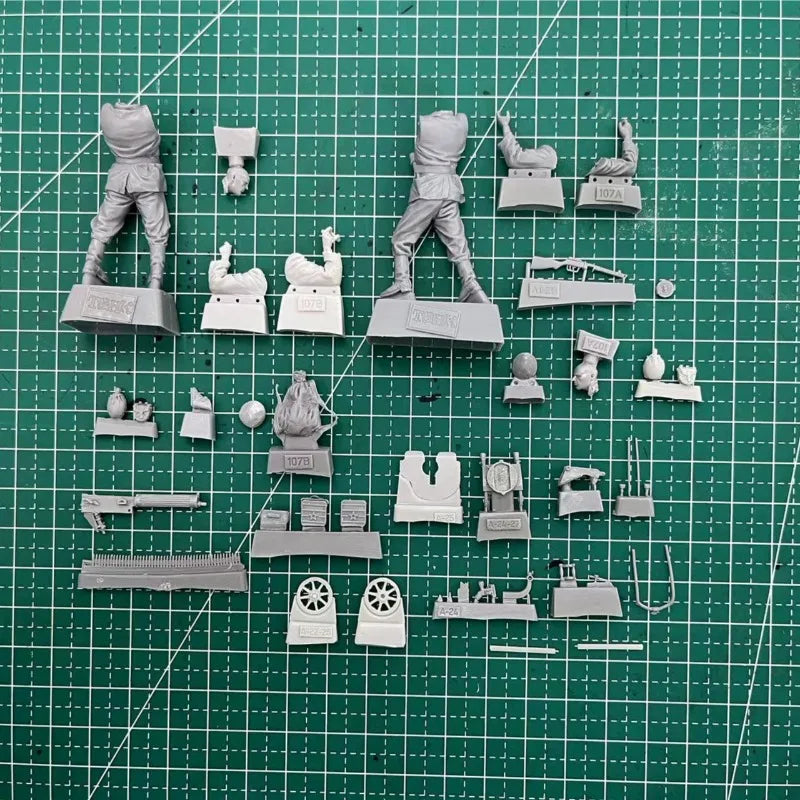 1/35 WWI Machine Gun Crew, 2 Figures, Resin Model Figure Kit, Unassembled and Unpainted