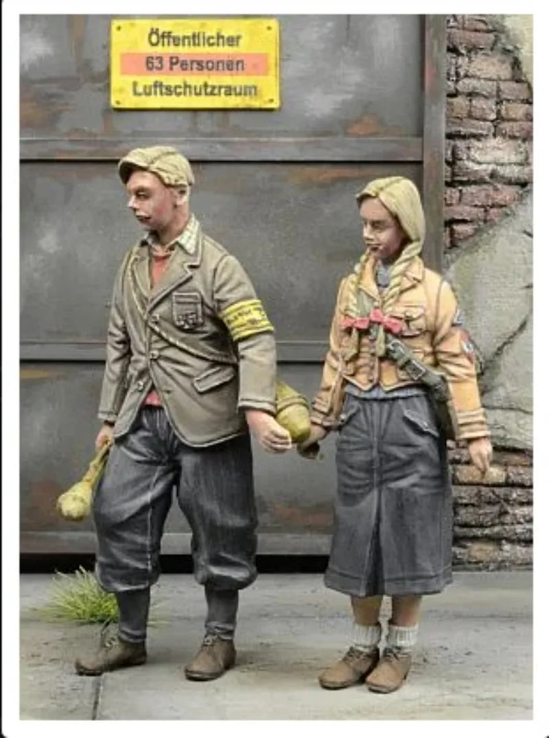 1/35 WWI German Aerial Assault Youth, 2 Figures, Resin Model Figure Kit, Unassembled and Unpainted