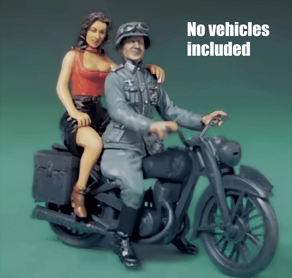 1/35 WWII German Soldier and Civilian Woman, 2 Figures, Resin Model Figure Kit, Unassembled and Unpainted
