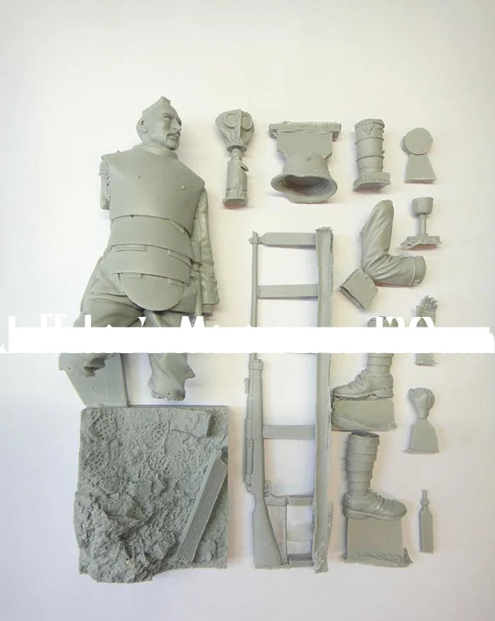 1/16 WWI German Soldier with Rifle, Resin Model Figure Kit, Unassembled and Unpainted