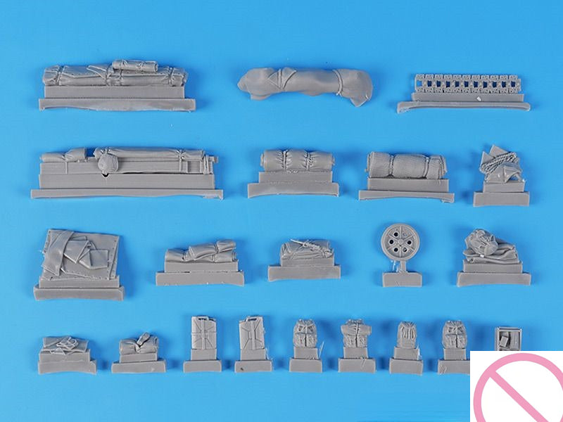 1/35 WWII German Sd.Kfz. 251 Halftrack, Resin Model Vehicle Kit, Unassembled and Unpainted